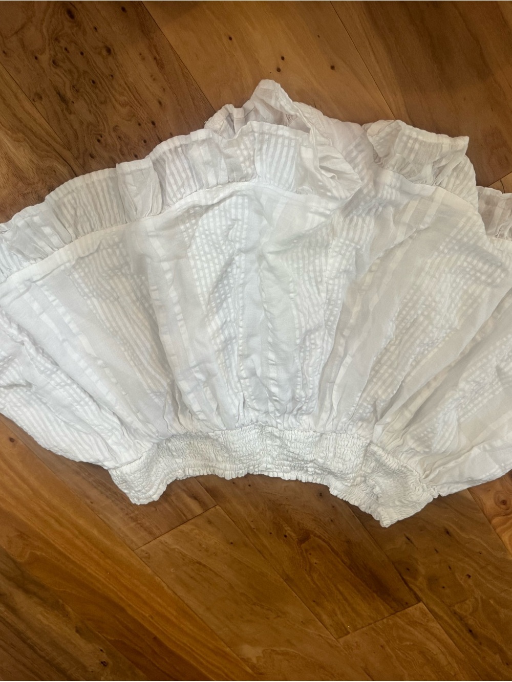 NWT Aerie Seersucker White Textured Ruffle Shorts - Picture 2 of 3